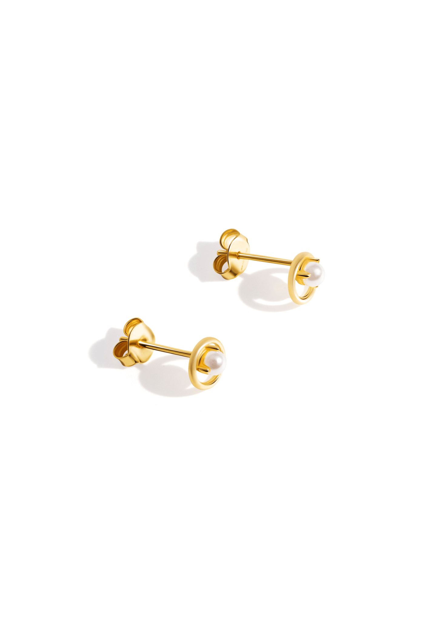 The Halo Pearl 14ct Gold Vermeil Stud Earrings - Molten Store