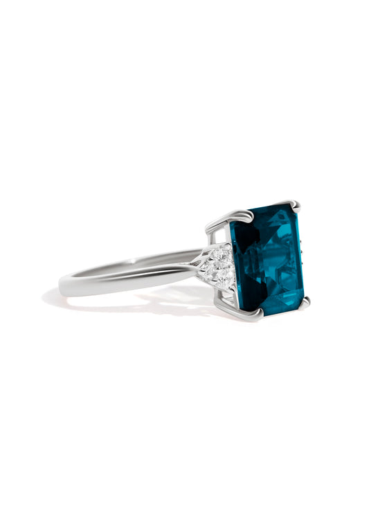 The Curator White Gold Ring with 3.08ct Emerald London Blue Topaz