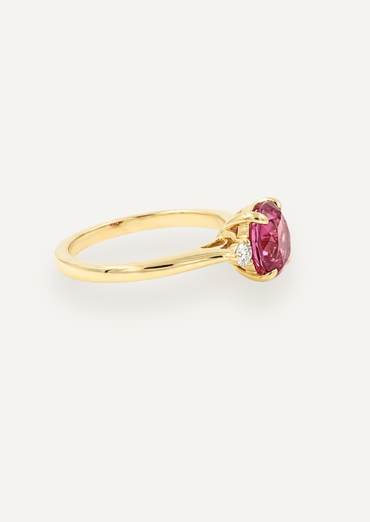 The Ada Ring with 2.5ct Oval Cut Spinel - Molten Store