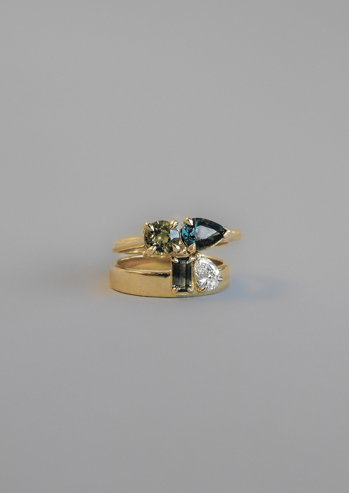 The Toi et Moi Ring with Pear and Round Parti Sapphires design detail