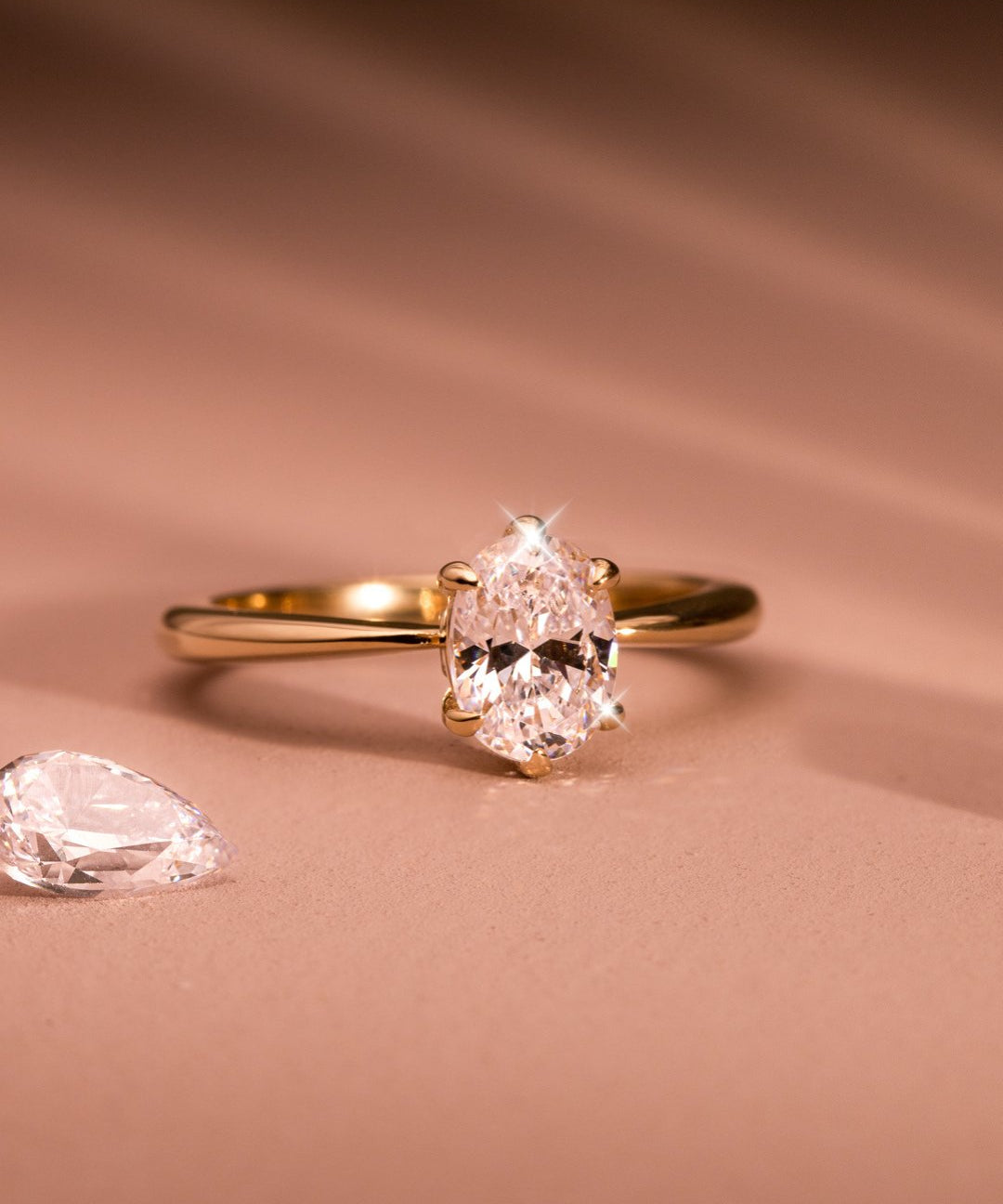 Discovering the 4Cs of diamonds - Molten Store