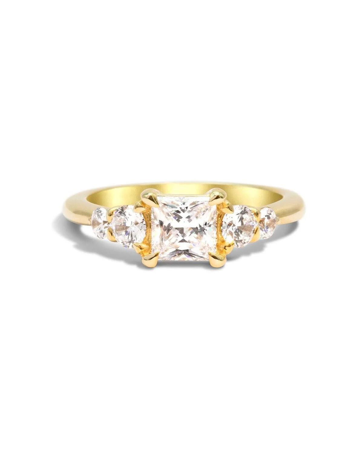 Yellow gold, white diamond, engagement ring with four claws on the centre stone