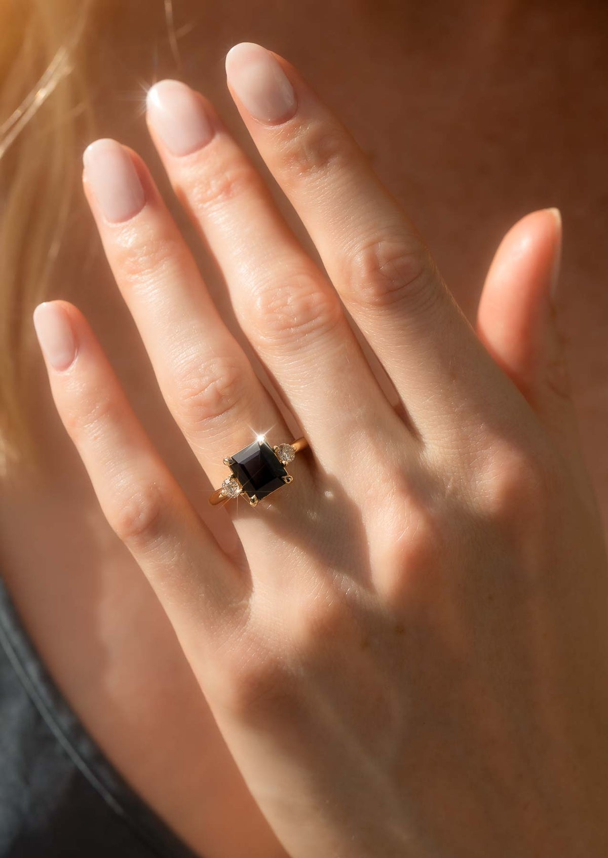 The Ada Ring with Emerald Parti Sapphire design detail