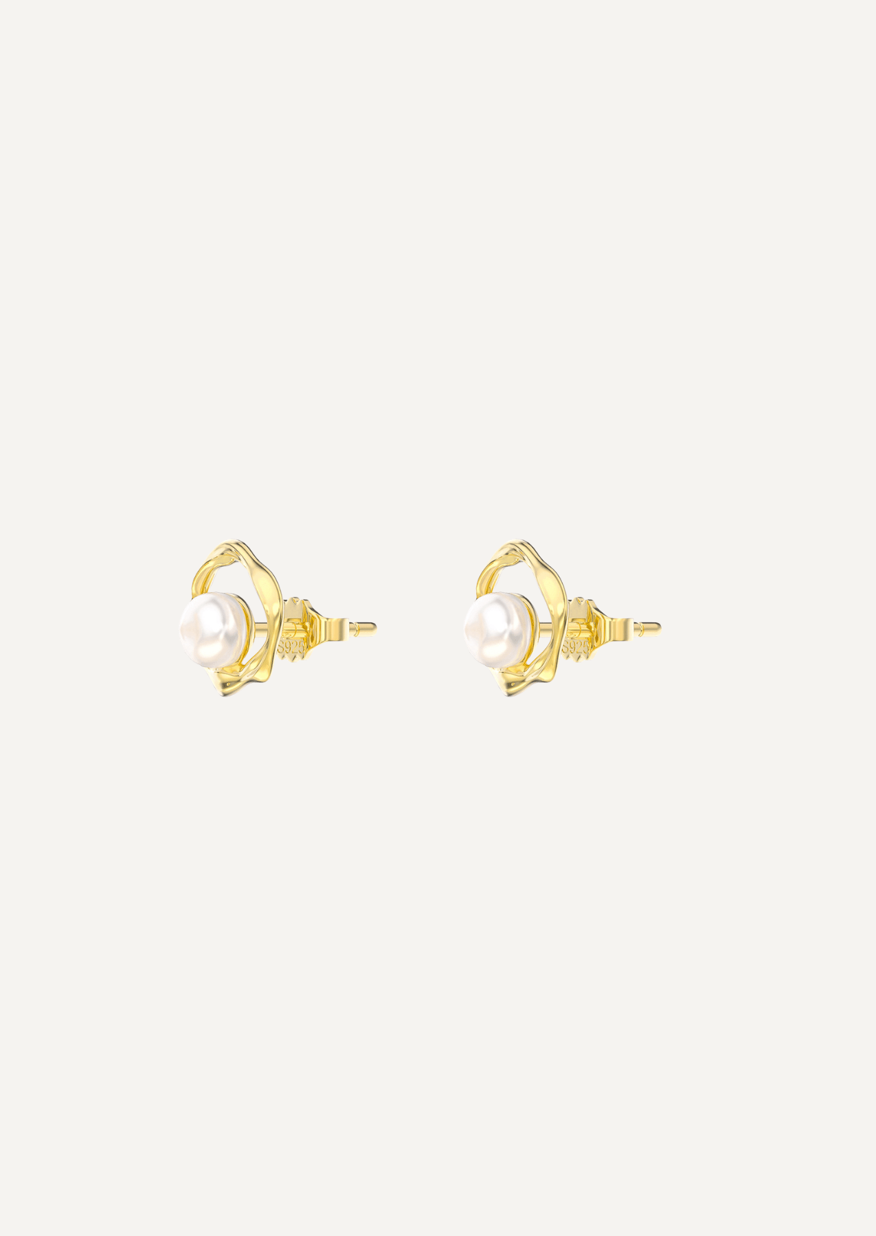 The Alba Stud Earrings with Freshwater Pearl - Molten Store