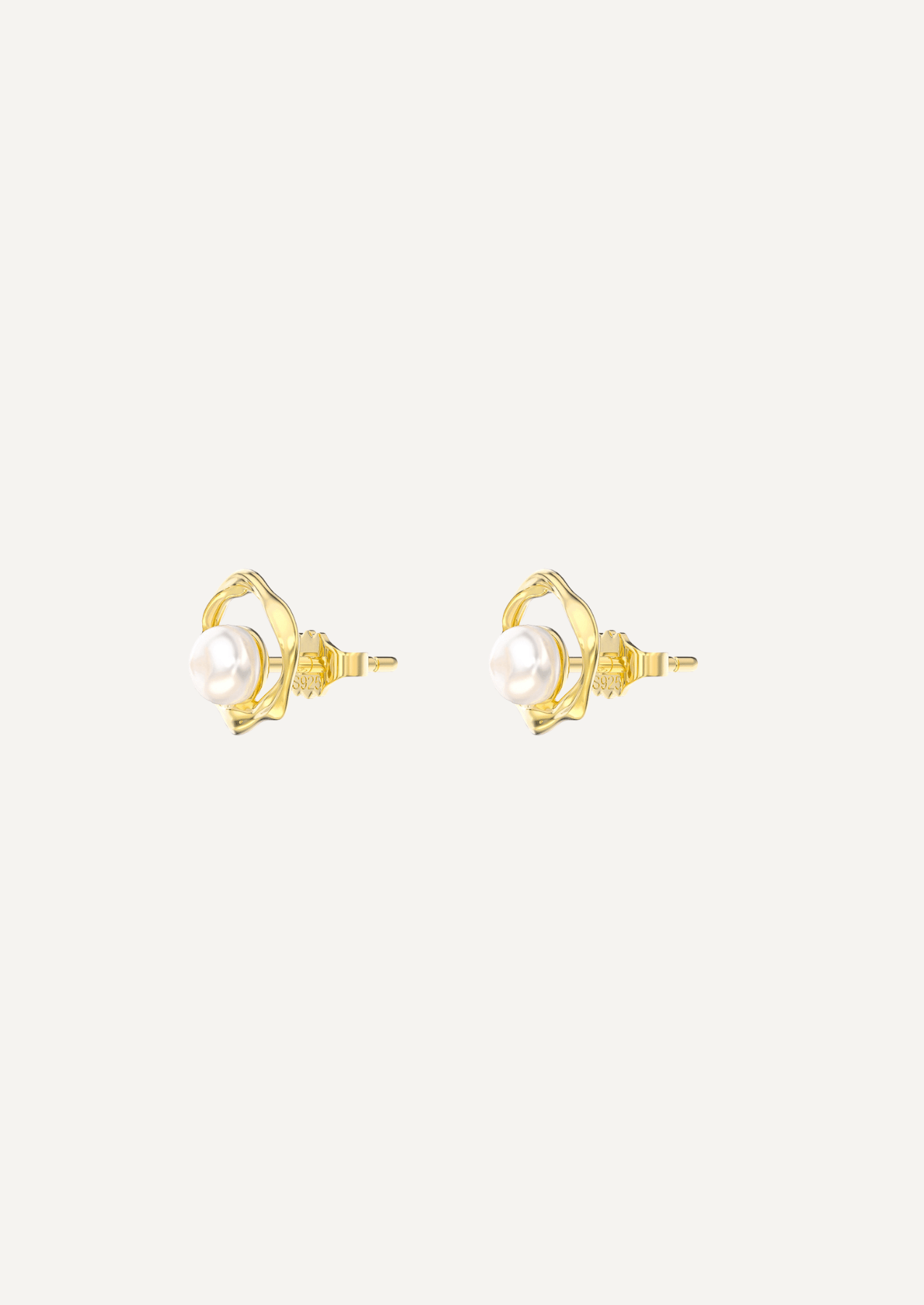 The Alba Stud Earrings with Freshwater Pearl - Molten Store