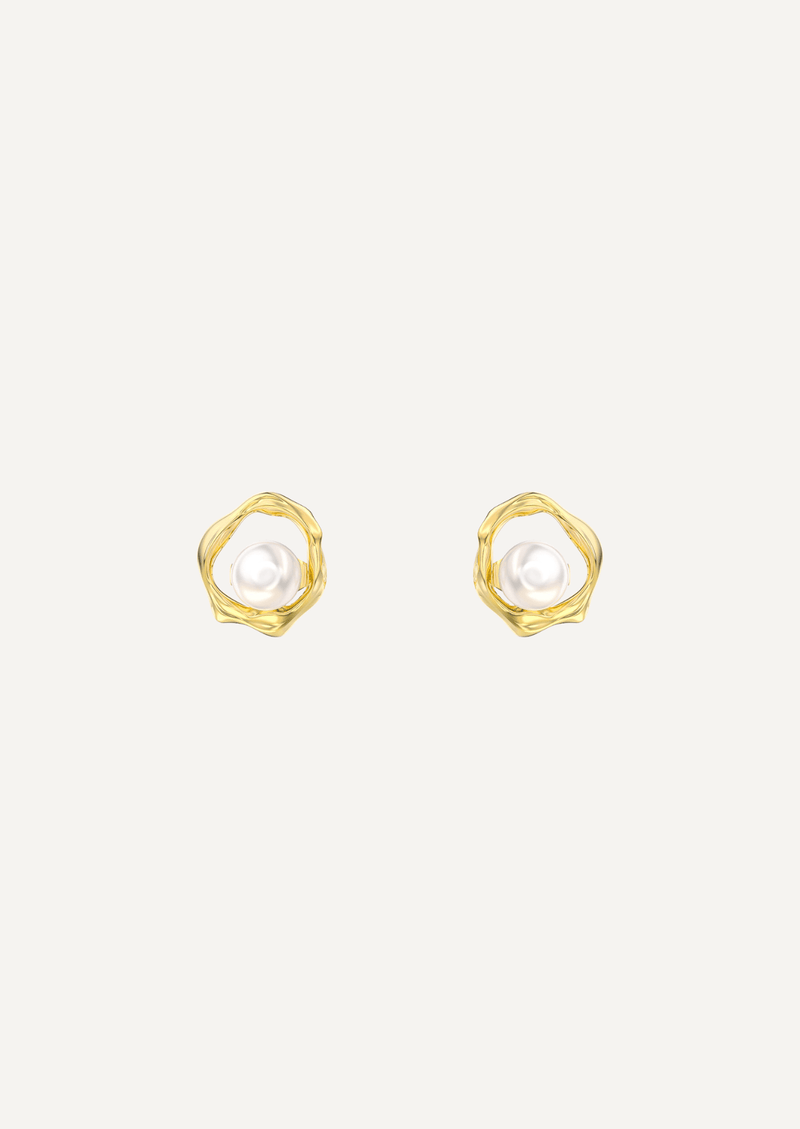 The Alba Stud Earrings with Freshwater Pearl