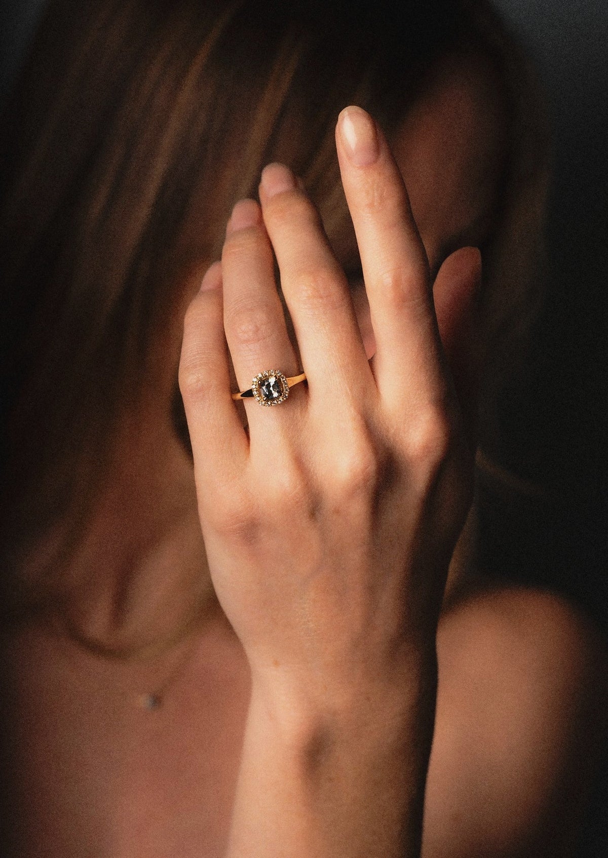 The Iris Ring with 1.06ct Cushion Cut Green Sapphire & Diamond Halo - Molten Store