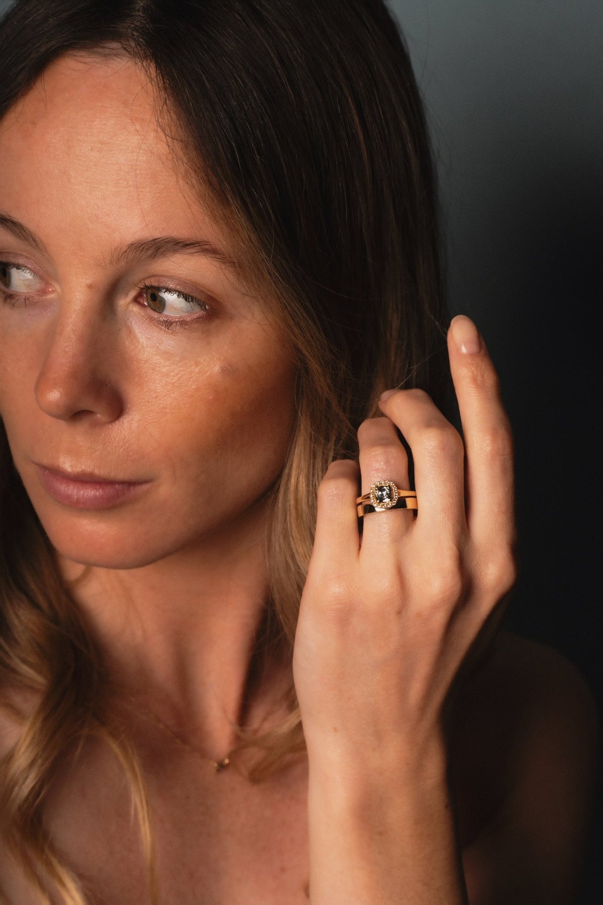 The Iris Ring with 1.06ct Cushion Cut Green Sapphire & Diamond Halo - Molten Store