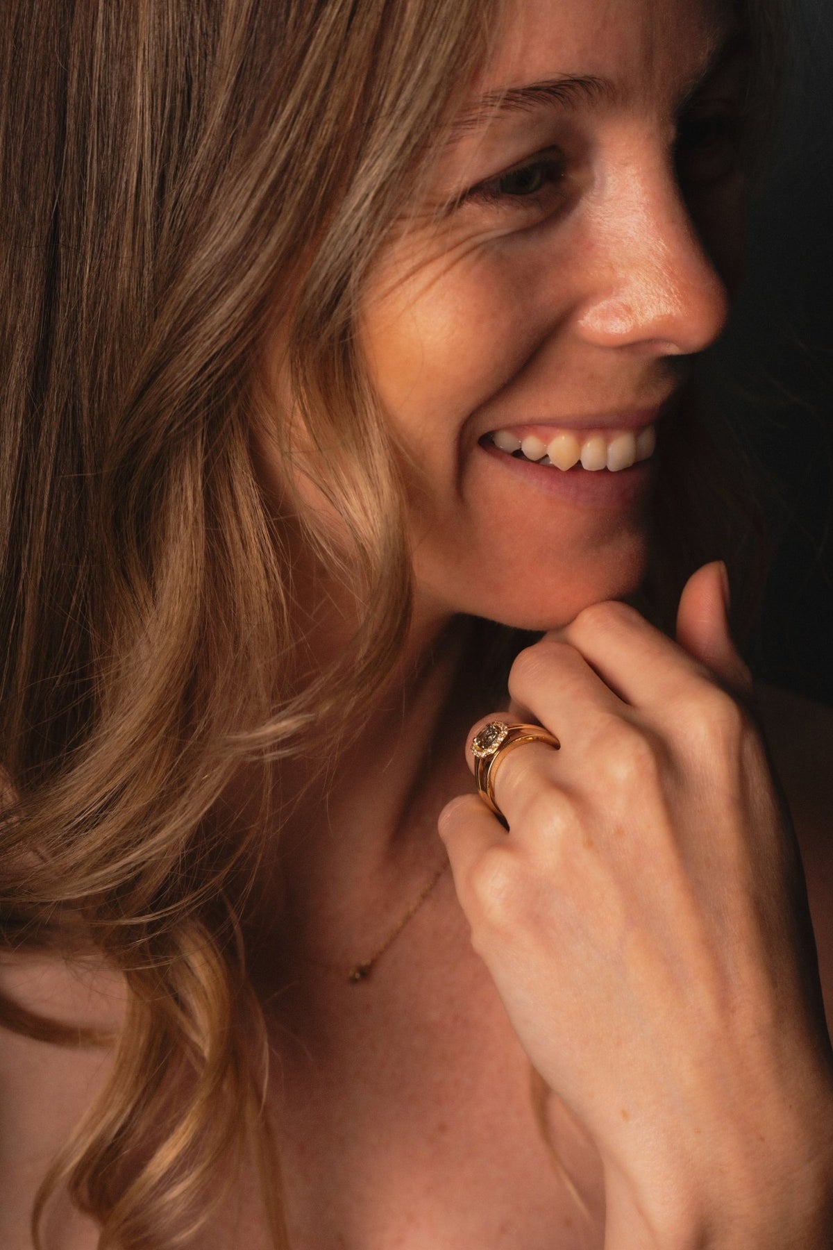 The Iris Ring with 1.06ct Cushion Cut Green Sapphire & Diamond Halo - Molten Store