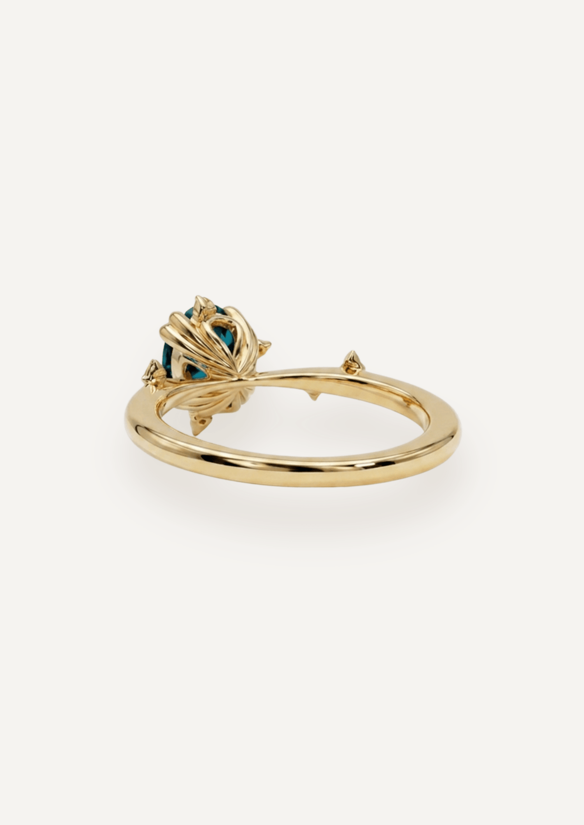 The Juniper Ring with 1.05ct Oval Sapphire - Molten Store