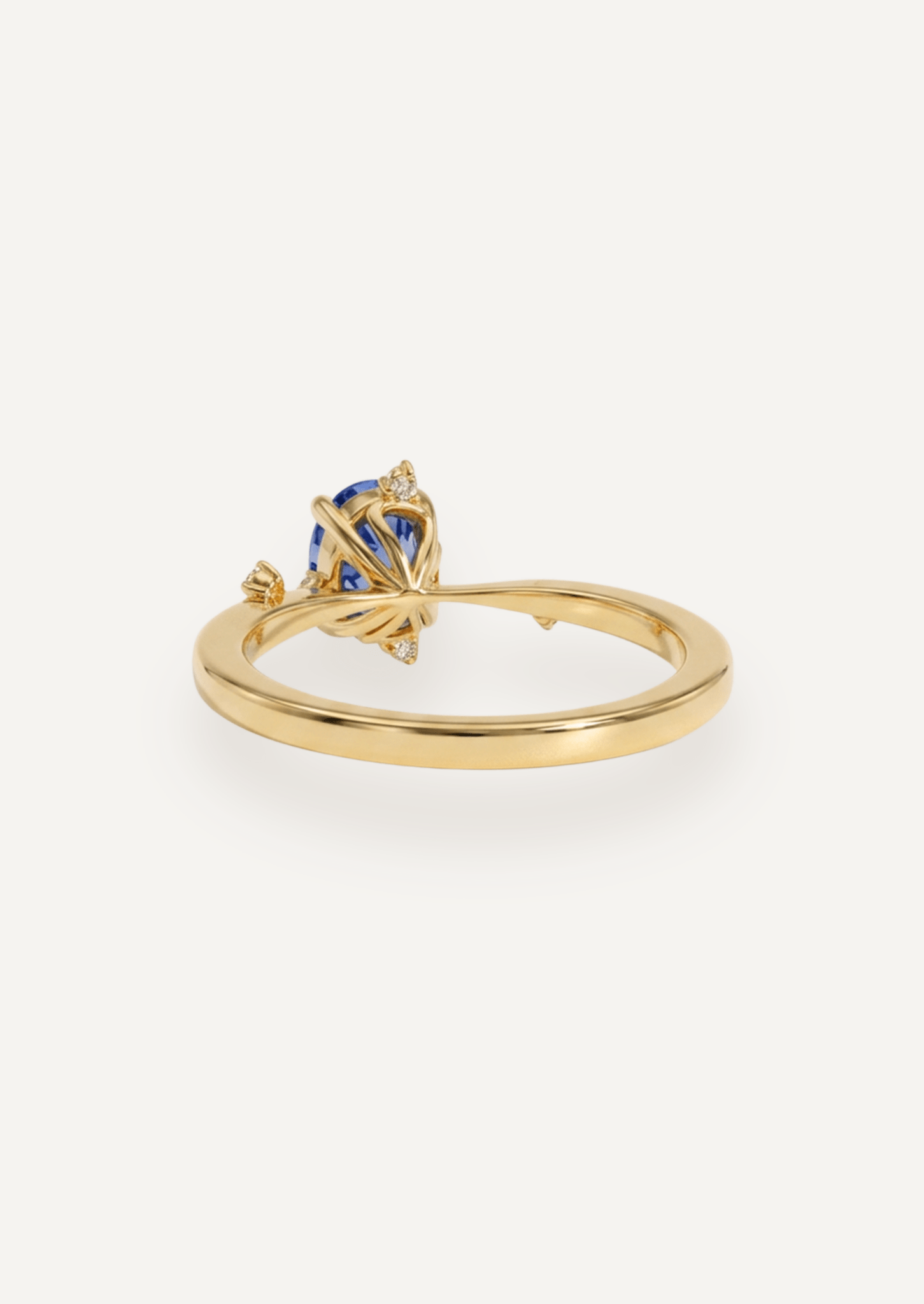 The Juniper Ring with Oval Ceylon Sapphire - Molten Store