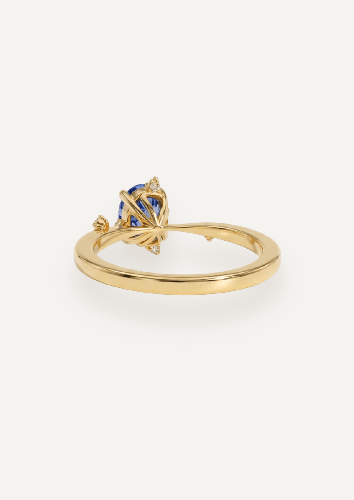The Juniper Ring with Oval Ceylon Sapphire - Molten Store