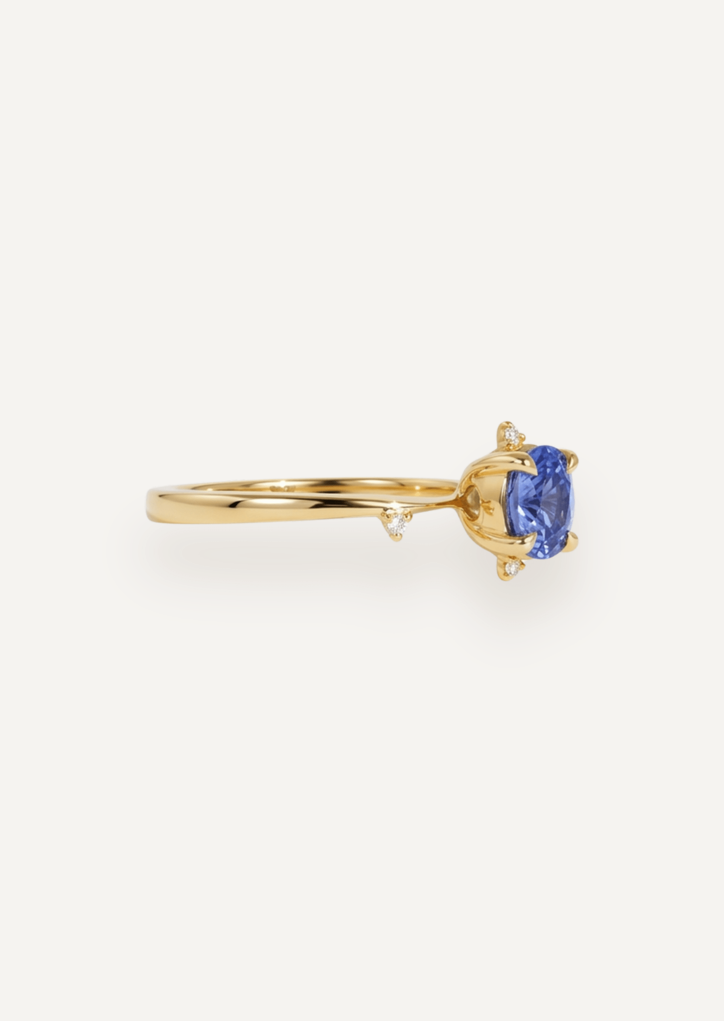 The Juniper Ring with Oval Ceylon Sapphire - Molten Store