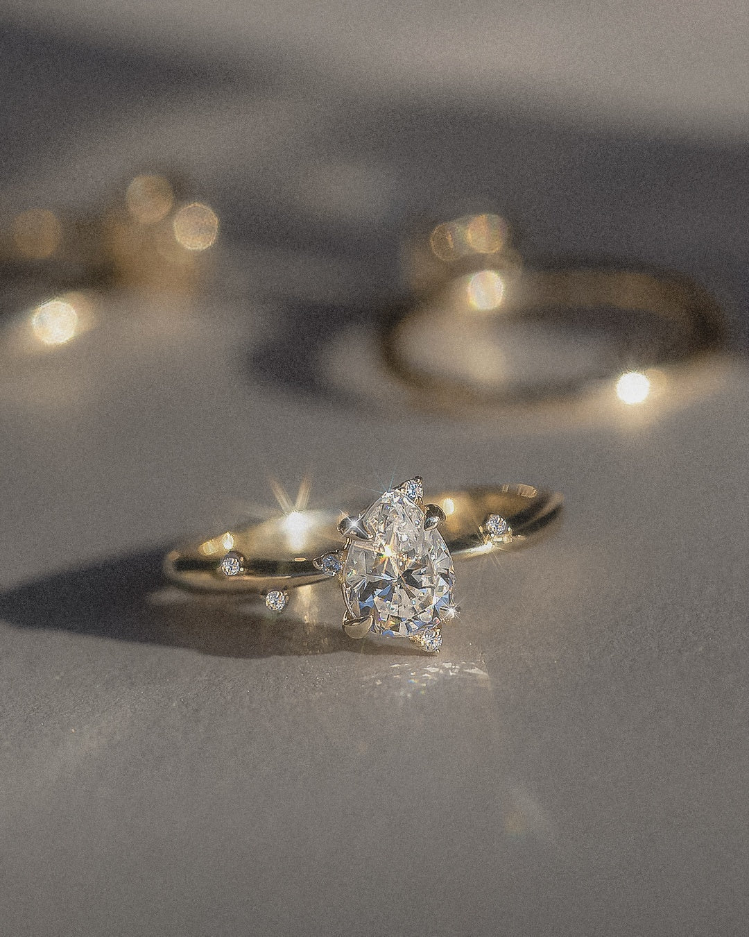 The Juniper Solitaire Ring - Molten Store