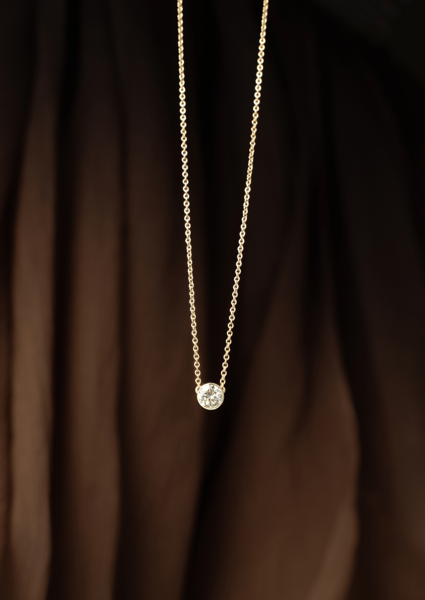 The Linden 9ct Gold Diamond Pendant Necklace - Molten Store