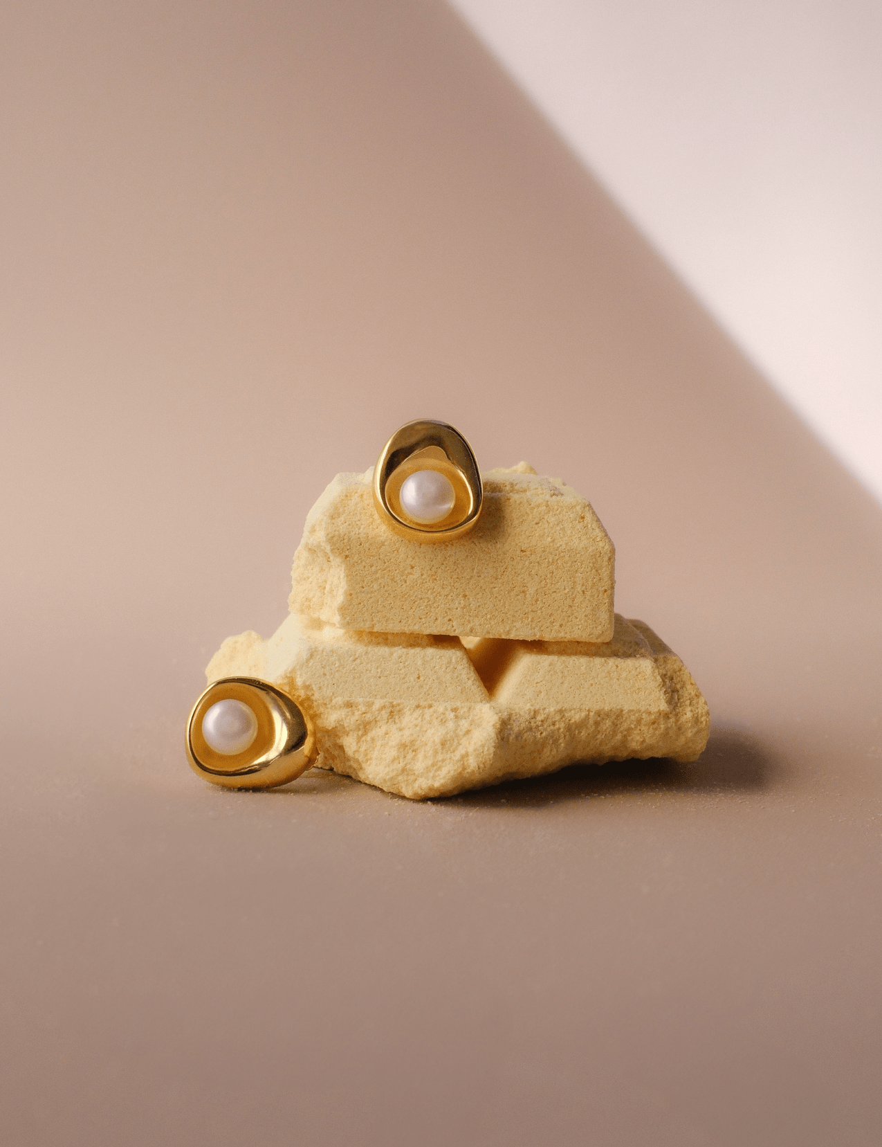 The Solace Gold Vermeil Pearl Earrings - Molten Store