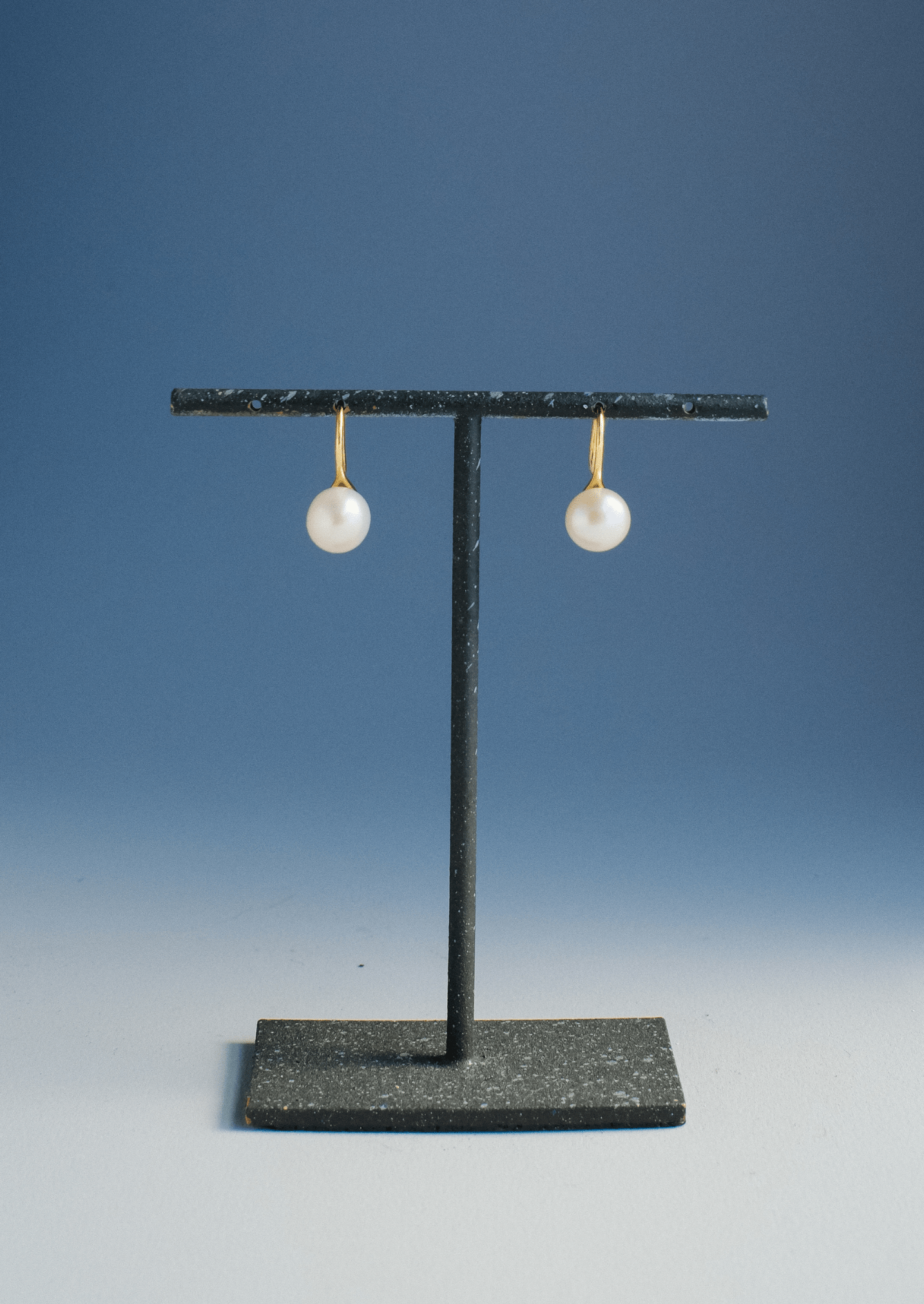 The Still Gold Vermeil Pearl Earrings - Molten Store