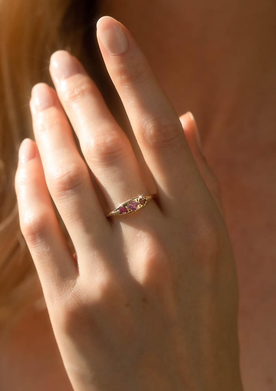 The Tatty Sapphire & Tourmaline Ring design detail