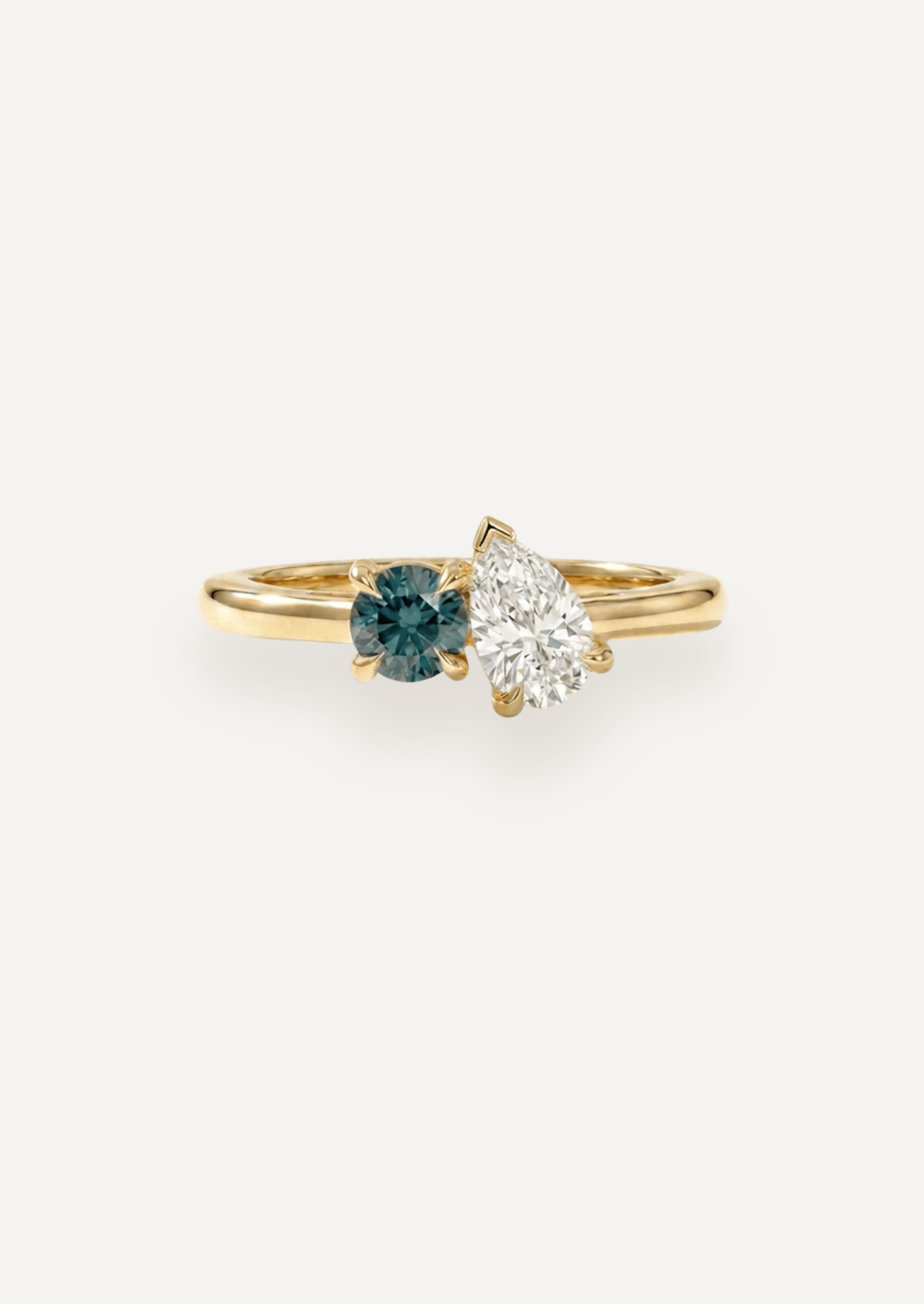 The Toi Et Moi Ring with Pear Diamond & Round Green Sapphire - Molten Store