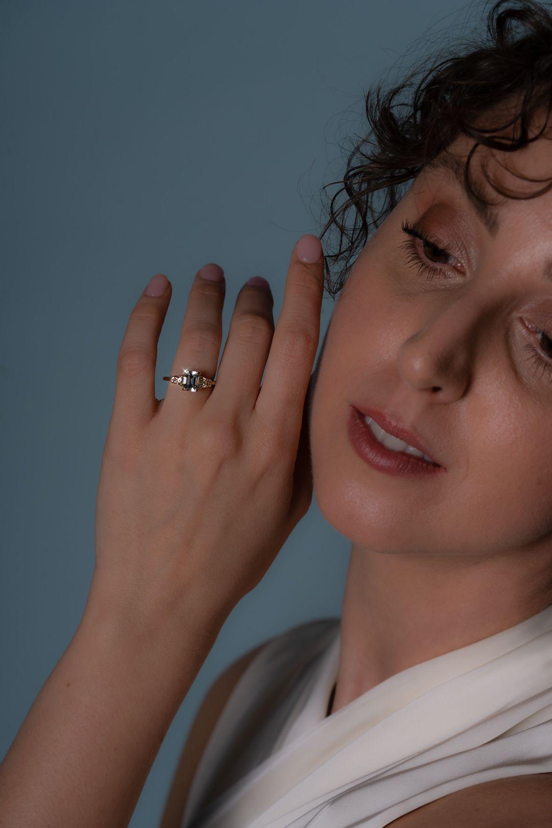 The Vera Yellow Gold Ring with Emerald Cut Aquamarine design detail