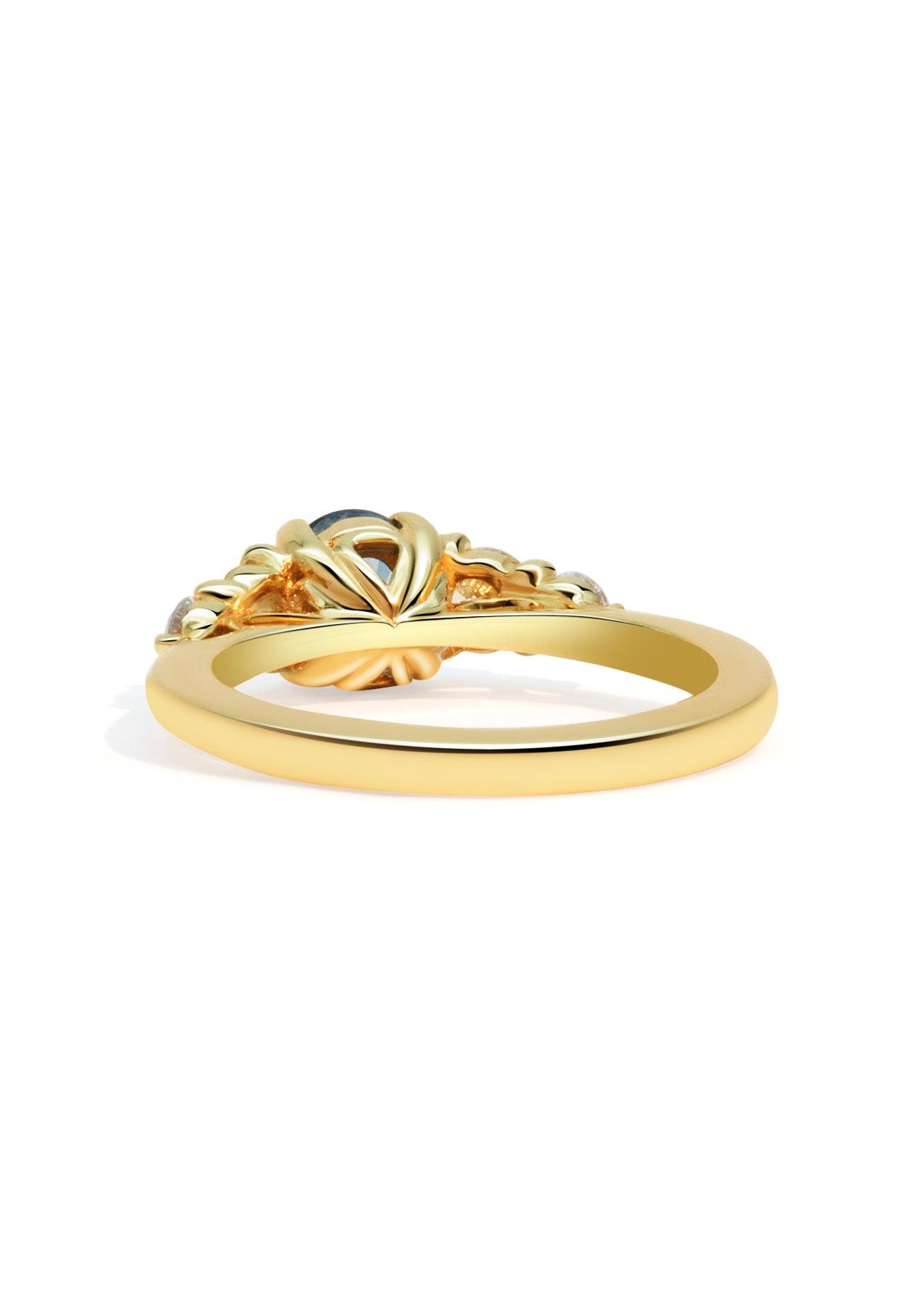 The Vera Ring with 1.01ct Oval Ceylon Sapphire - Molten Store