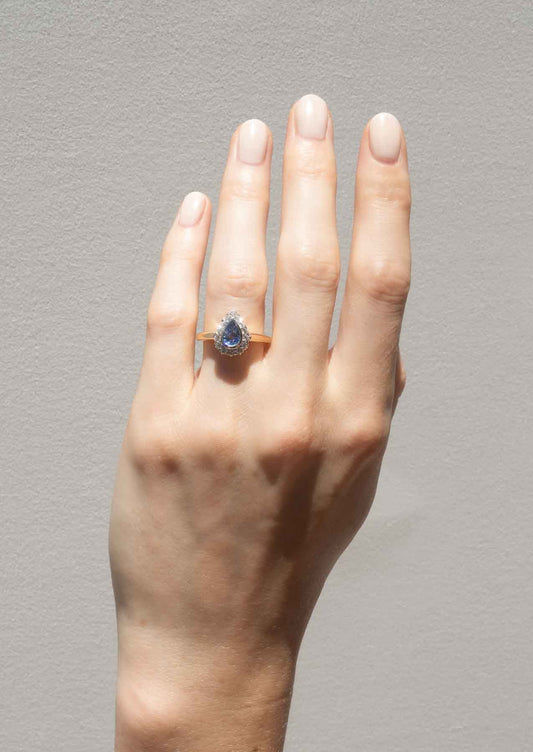 The Reva Ring with 0.77ct Ceylon Sapphire